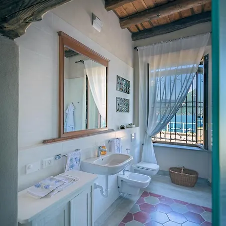 In Riva Al Di Iseo Residenza Loft *