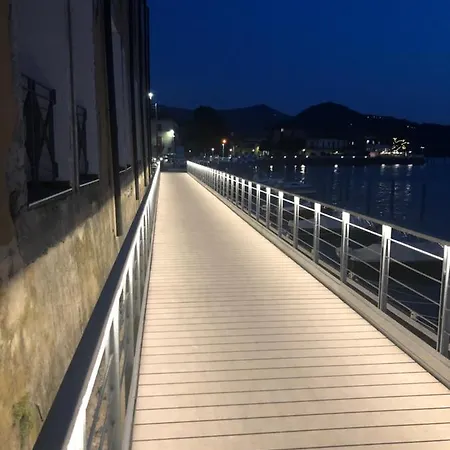 In Riva Al Di Iseo Residenza Loft *