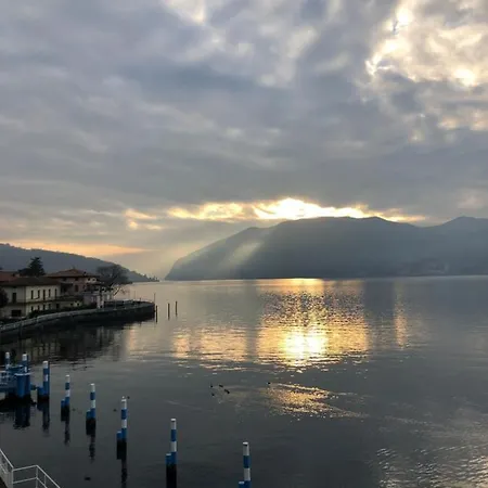 Feriehus In Riva Al Di Iseo Residenza Loft