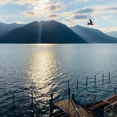 In Riva Al Di Iseo Residenza Loft Marone