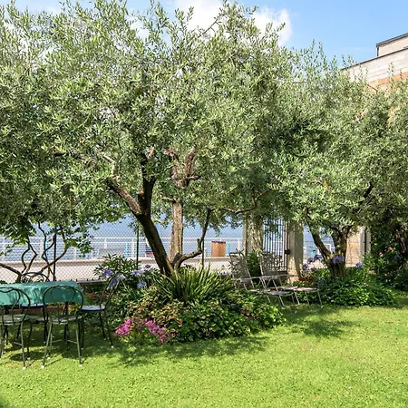 Tatil Evi In Riva Al Di Iseo Residenza Loft Marone