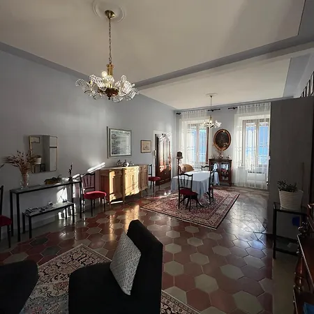 Feriehus In Riva Al Di Iseo Residenza Loft Marone